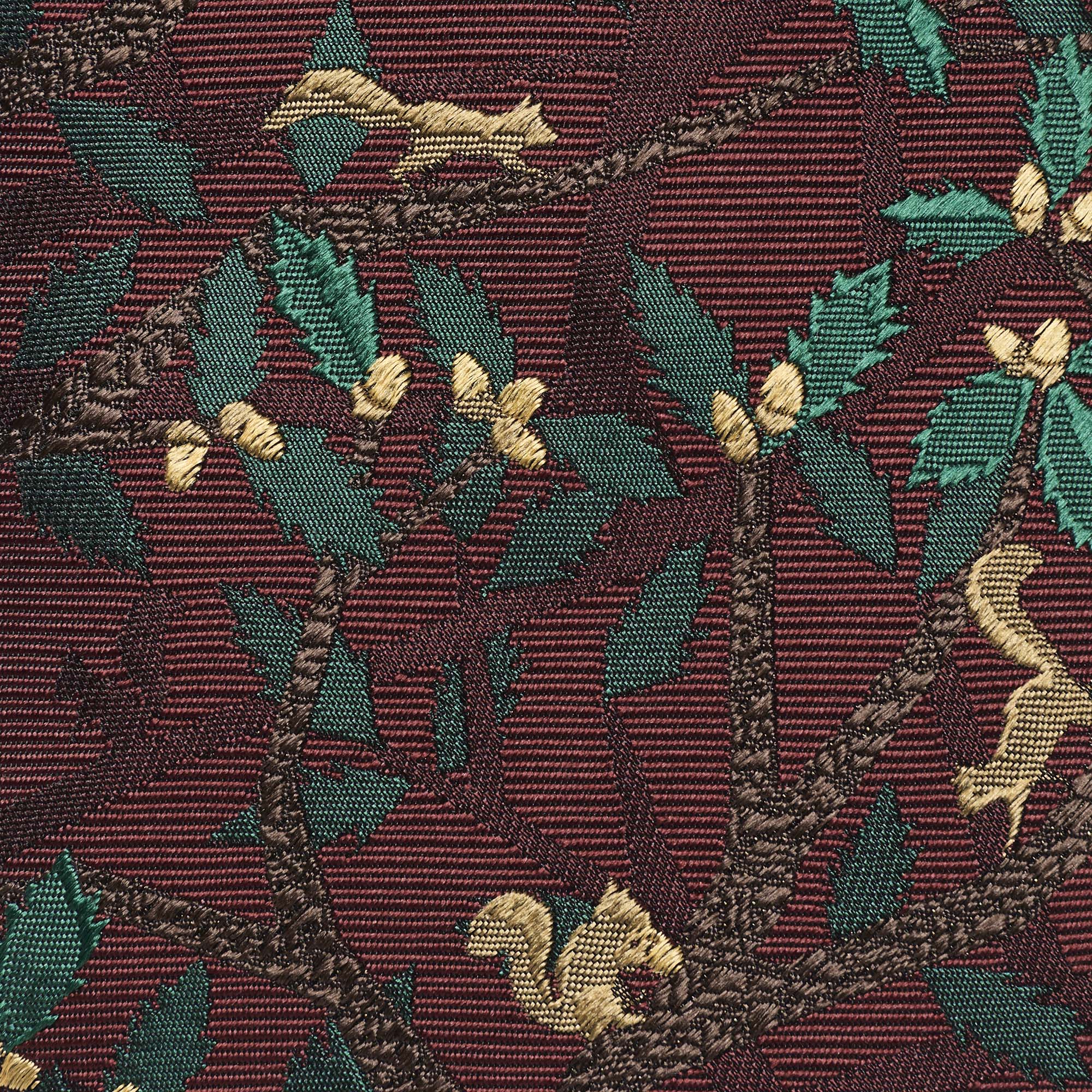 リスとドングリ