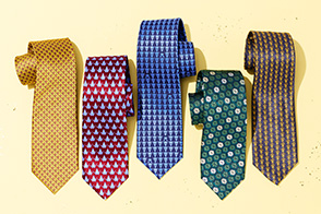 縁起柄のネクタイ