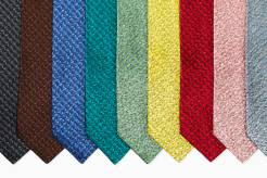 定番・無地系のネクタイ