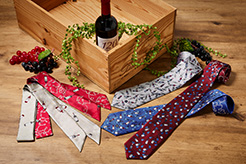 田崎真也氏監修ワイン柄の商品