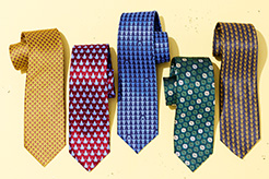 縁起柄のネクタイ